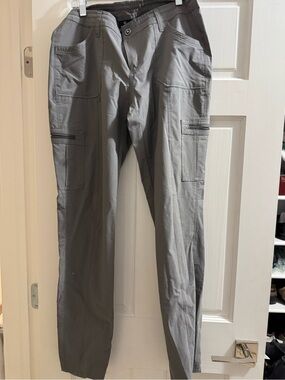 Kuhl women's hiking pants.  Size 10 L
Slim fit.